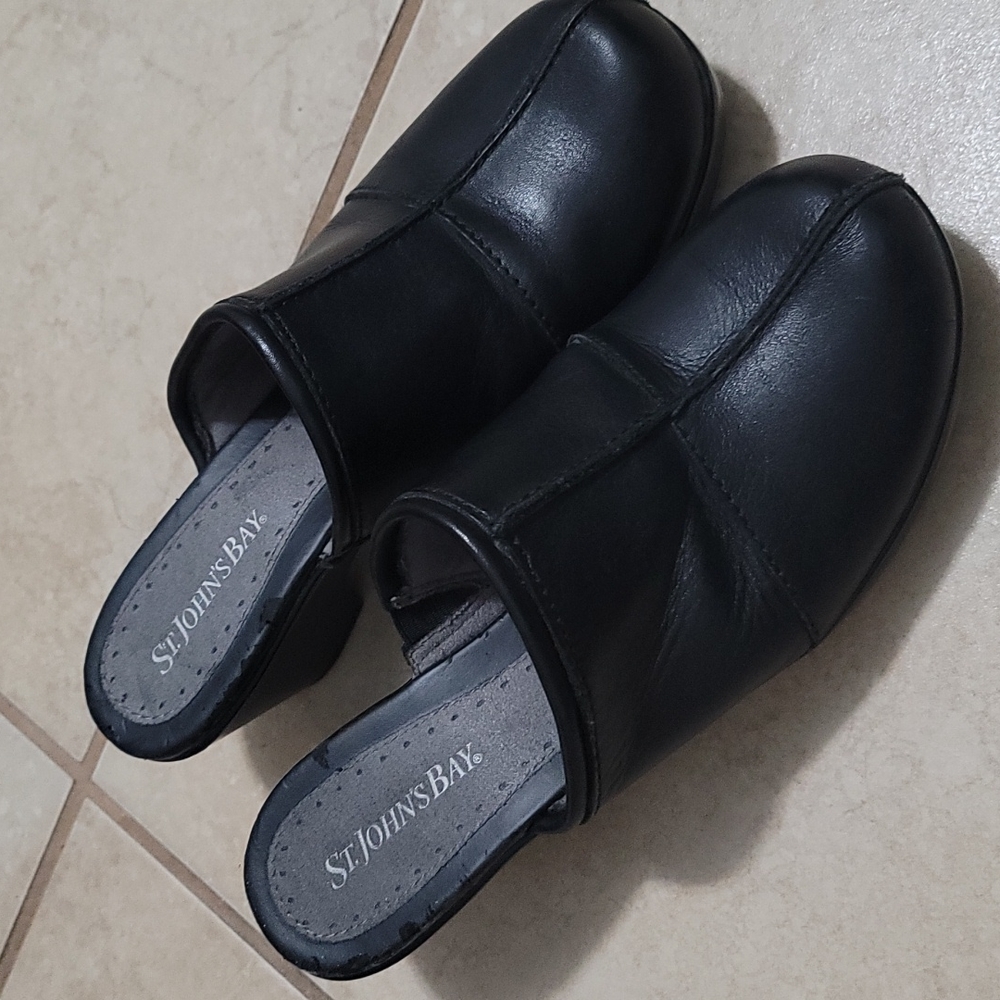 ST JOHN'S BAY BLACK SLIP ON SHOE